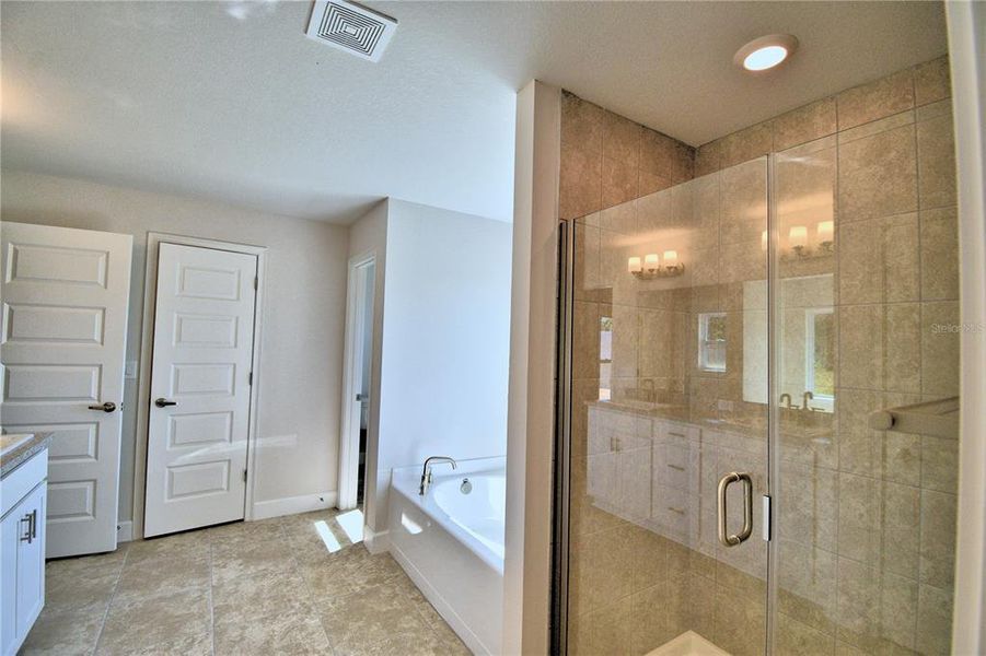 Furnished interior view inside a new home in Cadence Crossing, Auburndale (Image 19). Furnished interior view inside a new home in Cadence Crossing, Auburndale (Image 19).