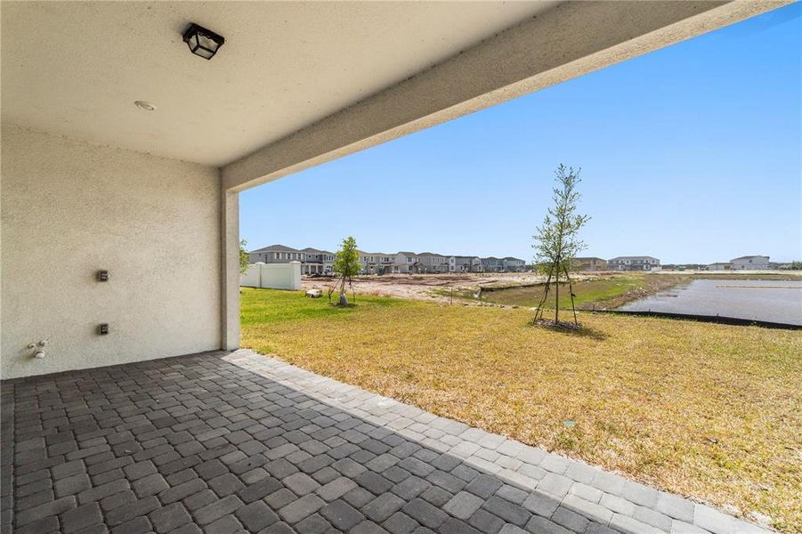 Exterior details and patio area of a home in , Orlando (Image 24).