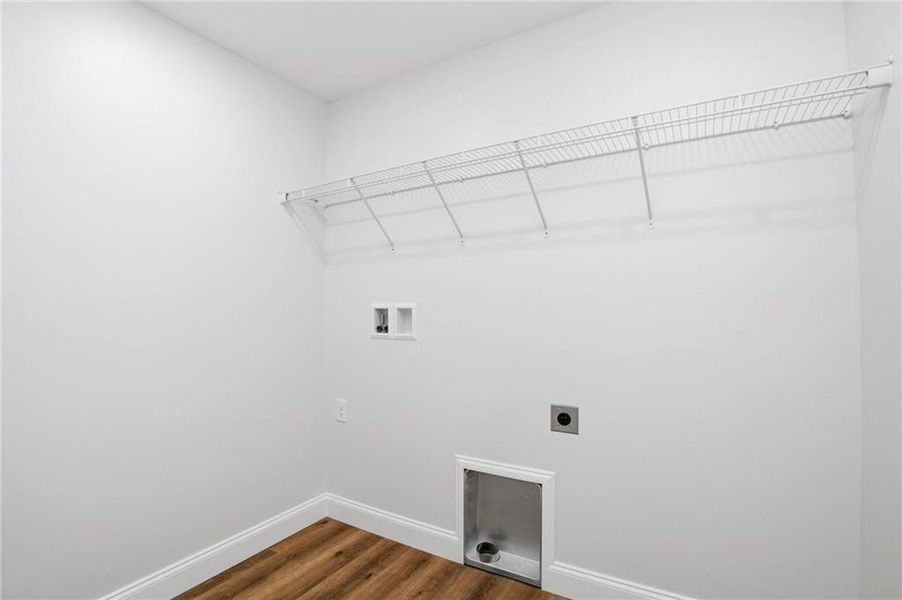 Spacious, unfurnished interior of a new home in , Eton (Image 19).