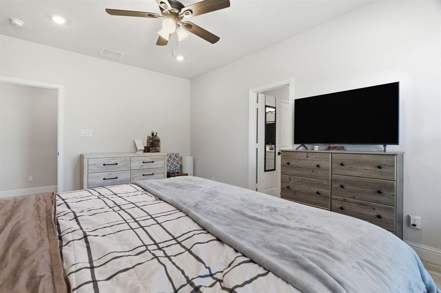 Furnished interior view inside a new home in , Granbury (Image 11).