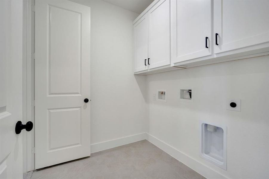 Spacious, unfurnished interior of a new home in Westside Preserve, Midlothian (Image 20). Spacious, unfurnished interior of a new home in Westside Preserve, Midlothian (Image 20).