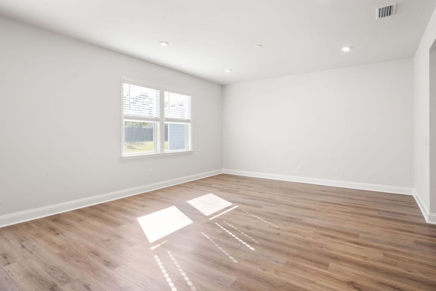 Spacious, unfurnished interior of a new home in Salem Bay, Beaufort (Image 21).