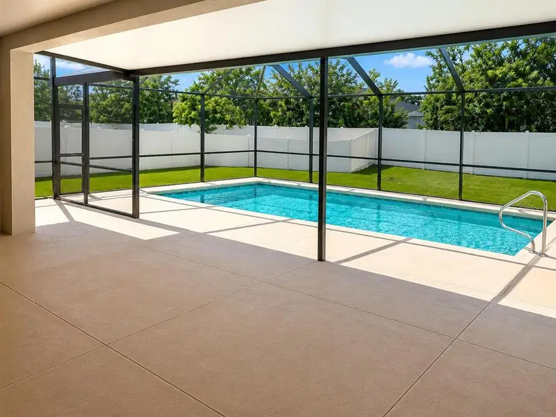 Exterior details and patio area of a home in Ironwood, Lakeland (Image 13).