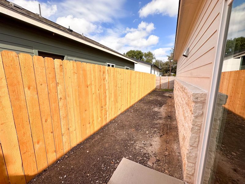 Exterior details and patio area of a home in , Lockhart (Image 3).