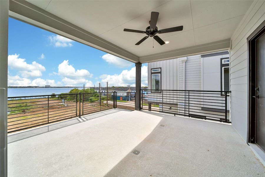 Exterior details and patio area of a home in Lago Pointe, Seabrook (Image 3).