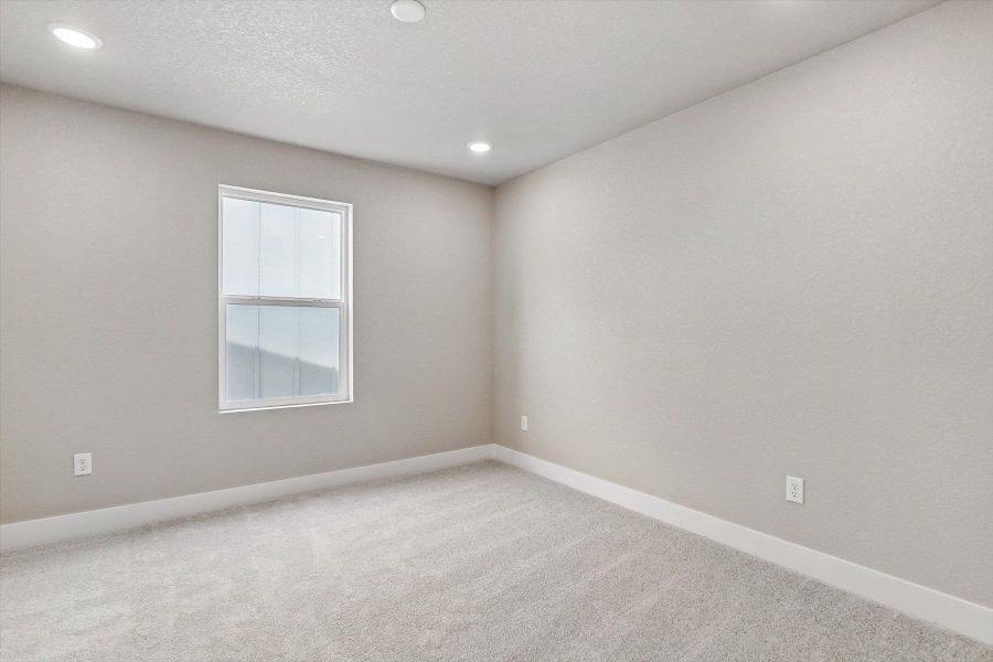 Spacious, unfurnished interior of a new home in Pony Park, Colorado Springs (Image 22).