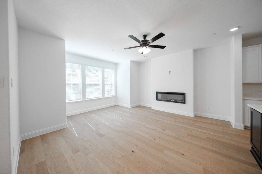 Spacious, unfurnished interior of a new home in Bayside, Rowlett (Image 18).