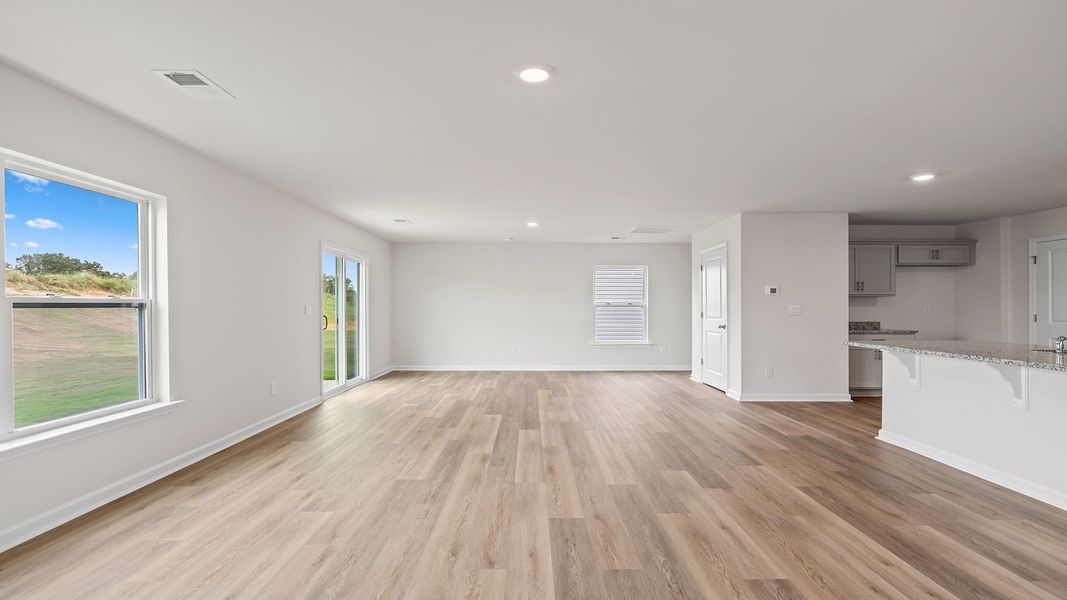 Spacious, unfurnished interior of a new home in Durbin Meadows, Fountain Inn (Image 15).