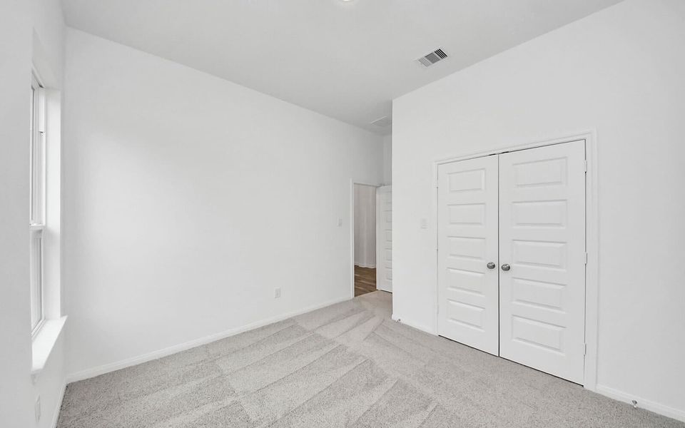 Representative unfurnished interior of a home built from the Knox by Brookfield Residential in 50' Traditional Homes at Elyson, Katy (Image 11).