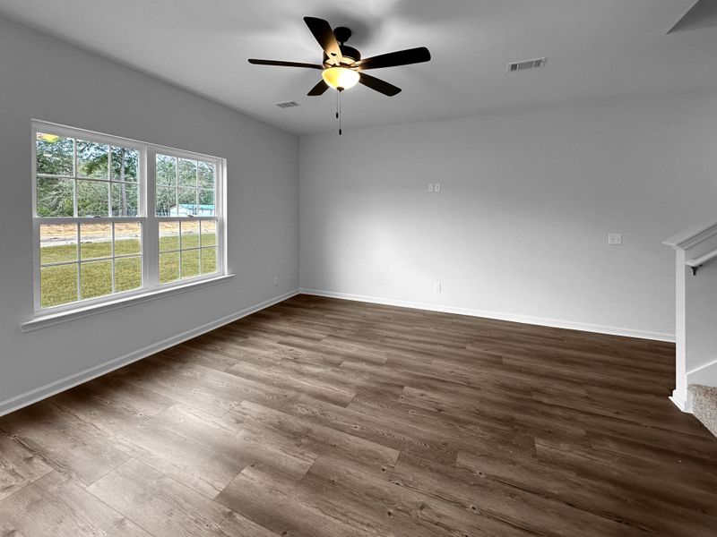 Spacious, unfurnished interior of a new home in Grand Reserve, Hinesville (Image 13).