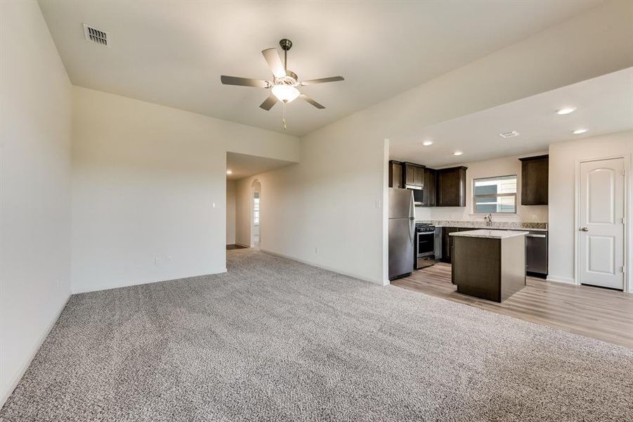 Spacious, unfurnished interior of a new home in Logan Square, Fort Worth (Image 6).