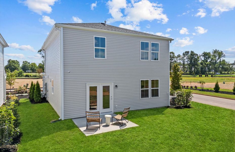 Representative exterior details of a home built from the Longspur by Pulte Homes in Crestview, Spartanburg (Image 3).