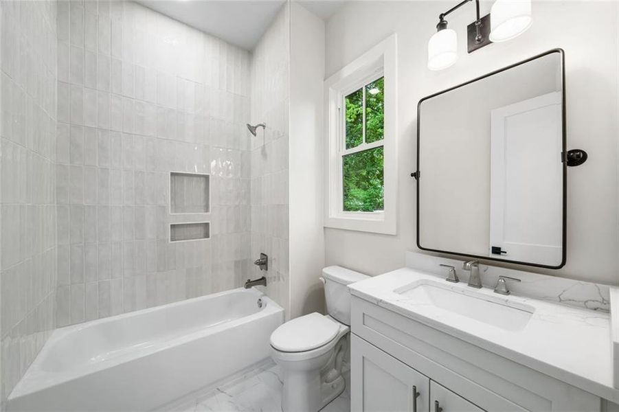 Furnished interior view inside a new home in , Atlanta (Image 79).