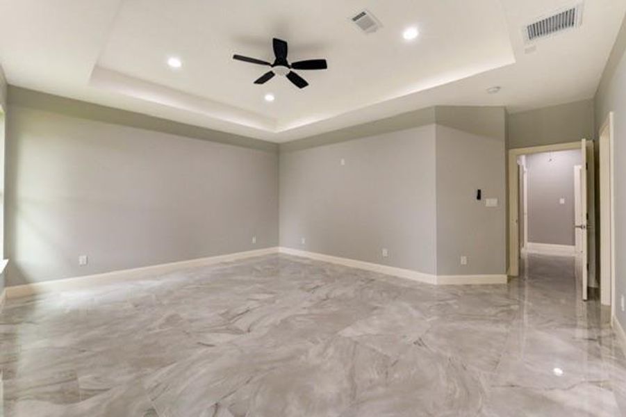 Spacious, unfurnished interior of a new home in , League City (Image 16). Spacious, unfurnished interior of a new home in , League City (Image 16).