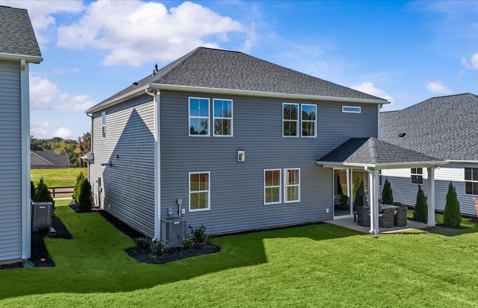 Representative exterior details of a home built from the Valen by Pulte Homes in Sparrow Creek, Boiling Springs (Image 3).