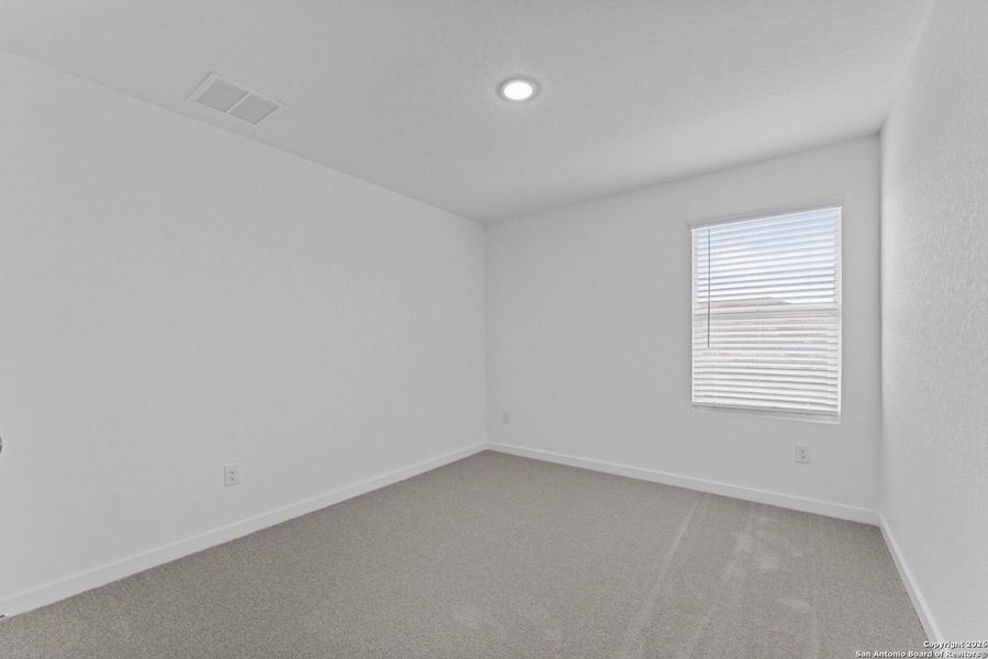 Spacious, unfurnished interior of a new home in Voss Farms, New Braunfels (Image 31).