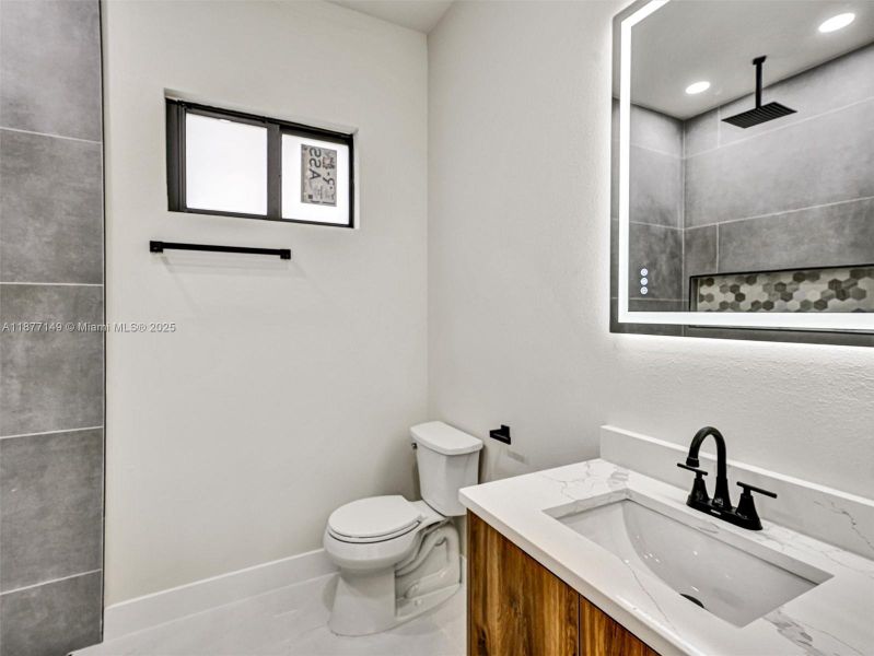 Furnished interior view inside a new home in , Lehigh Acres (Image 6).