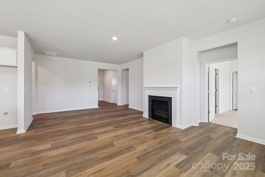 Spacious, unfurnished interior of a new home in Nolen Farm, Gastonia (Image 17).