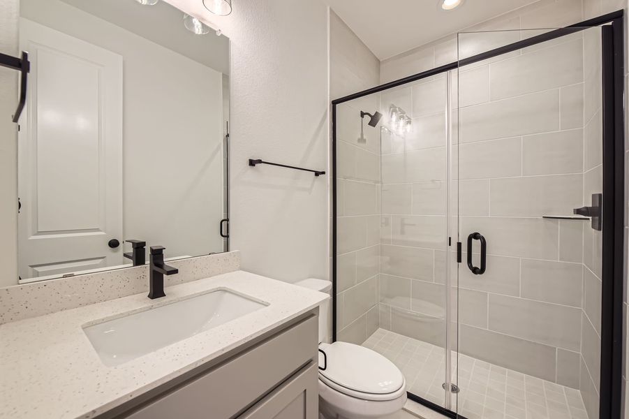 Plan 1566 Secondary Bathroom Representative Photo