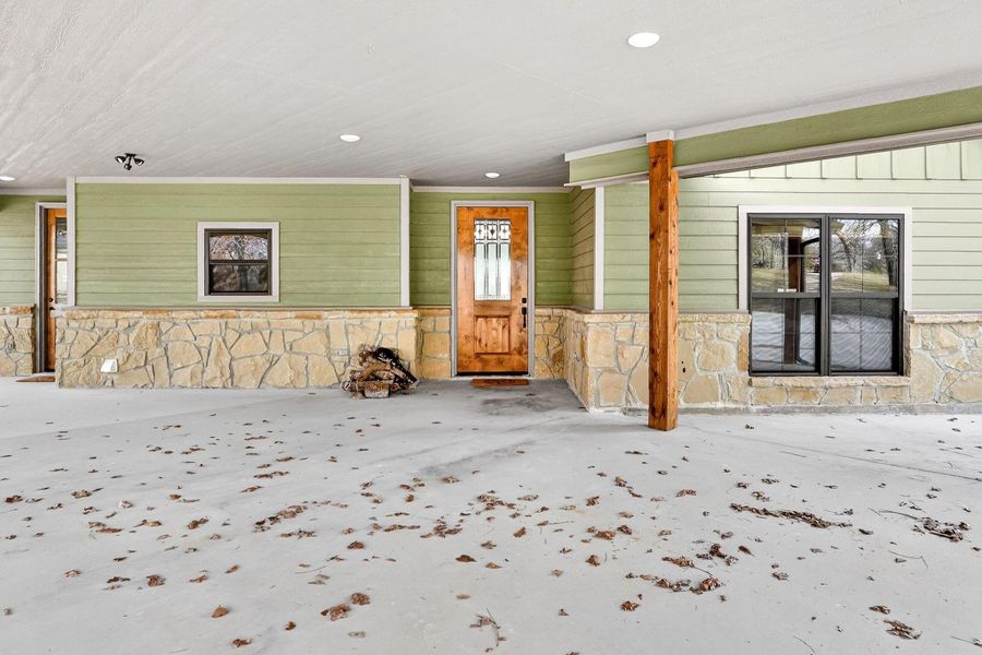 Exterior details and patio area of a home in , Franklin (Image 21).