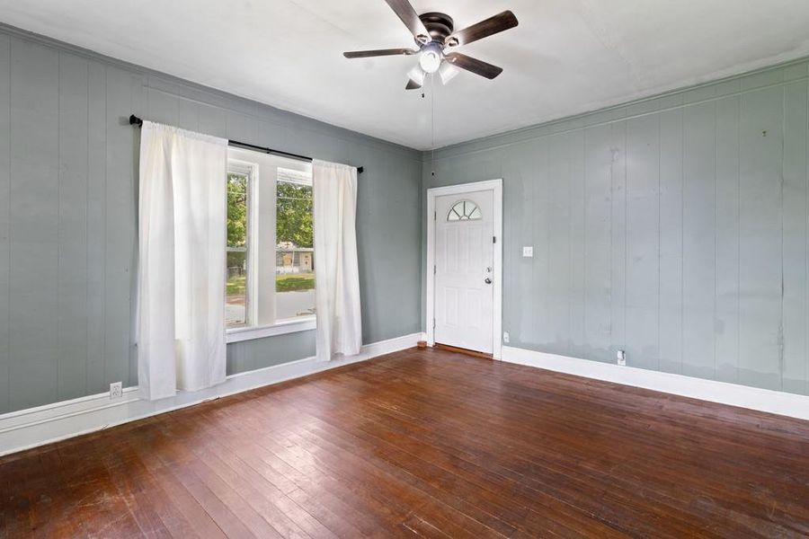 Spacious, unfurnished interior of a new home in , Groesbeck (Image 24). Spacious, unfurnished interior of a new home in , Groesbeck (Image 24).