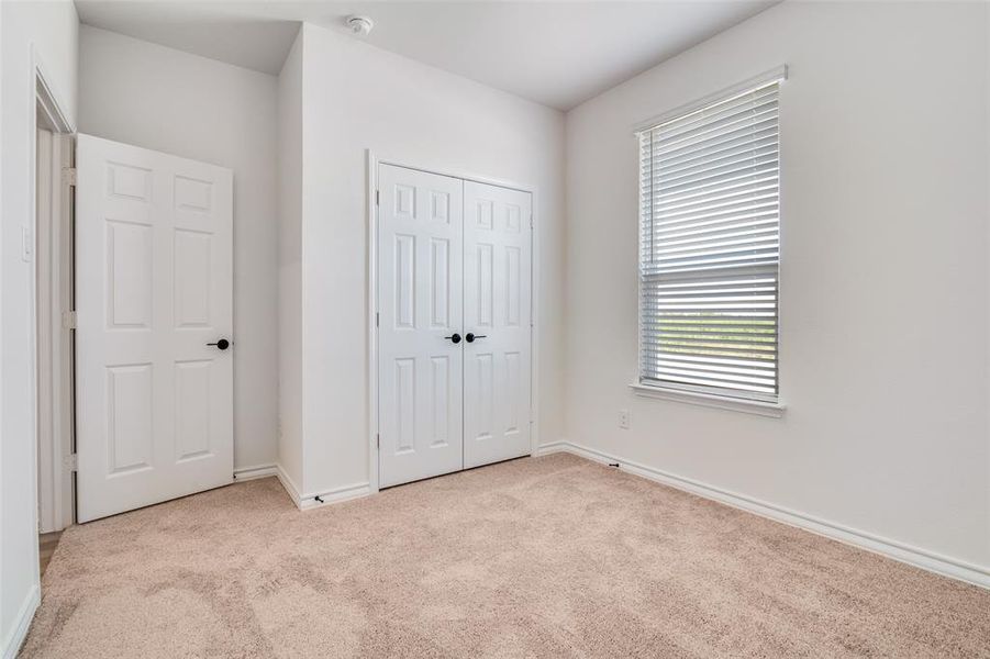 Spacious, unfurnished interior of a new home in Cottonwood Creek, Seagoville (Image 12).