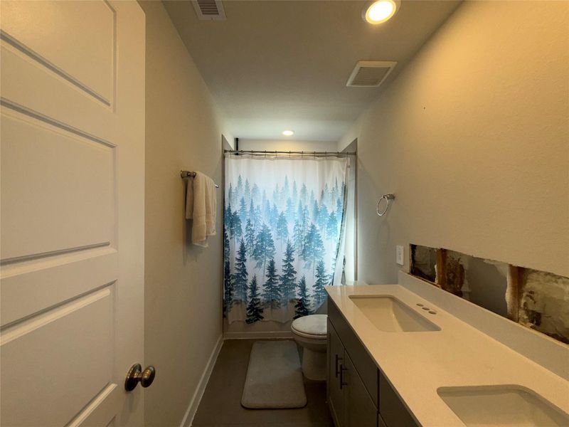 Furnished interior view inside a new home in Sundance Cove - Classic Series, Crosby (Image 7). Furnished interior view inside a new home in Sundance Cove - Classic Series, Crosby (Image 7).