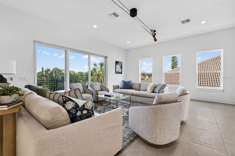Furnished interior view inside a new home in , Belleair Beach (Image 11).