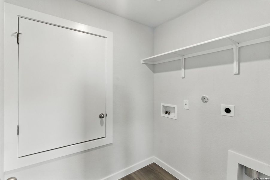 Spacious, unfurnished interior of a new home in Weltner Farms 50’s, New Braunfels (Image 21).