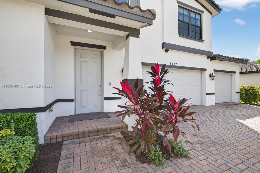 Exterior details and patio area of a home in , Royal Palm Beach (Image 23).