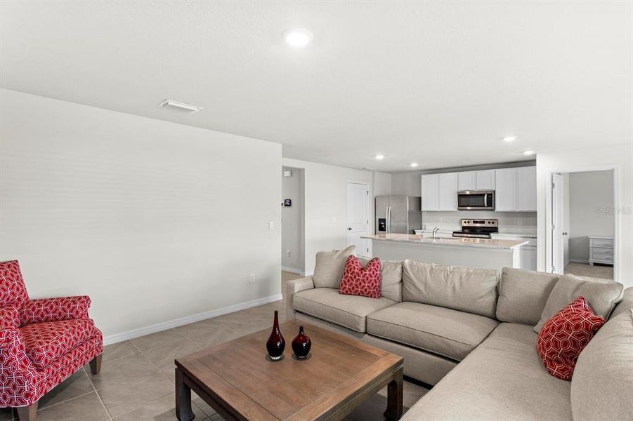Furnished interior view inside a new home in Mandarin Grove, Palmetto (Image 27).
