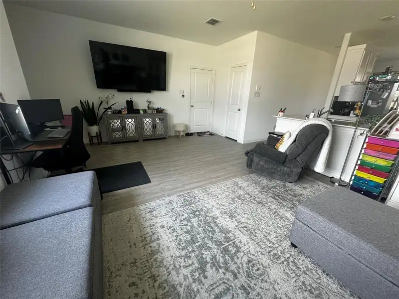 Furnished interior view inside a new home in Bridgewater, Princeton (Image 20). Furnished interior view inside a new home in Bridgewater, Princeton (Image 20).