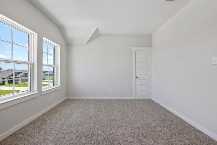 Spacious, unfurnished interior of a new home in Mostyn Springs, Magnolia (Image 24).