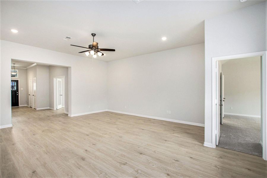Spacious, unfurnished interior of a new home in , Bay City (Image 27). Spacious, unfurnished interior of a new home in , Bay City (Image 27).