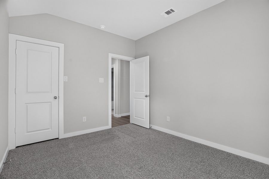 Spacious, unfurnished interior of a new home in Craftsman's Corner, Cleburne (Image 35).
