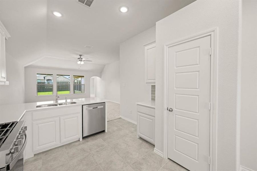 914 Madeiline- Kitchen-6