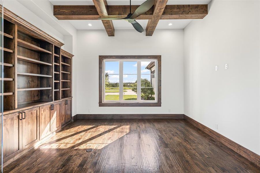 Spacious, unfurnished interior of a new home in , Granbury (Image 21).