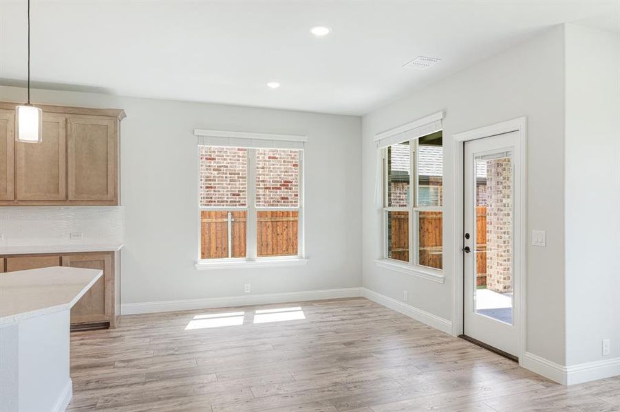 Spacious, unfurnished interior of a new home in Hulen Trails, Fort Worth (Image 37).