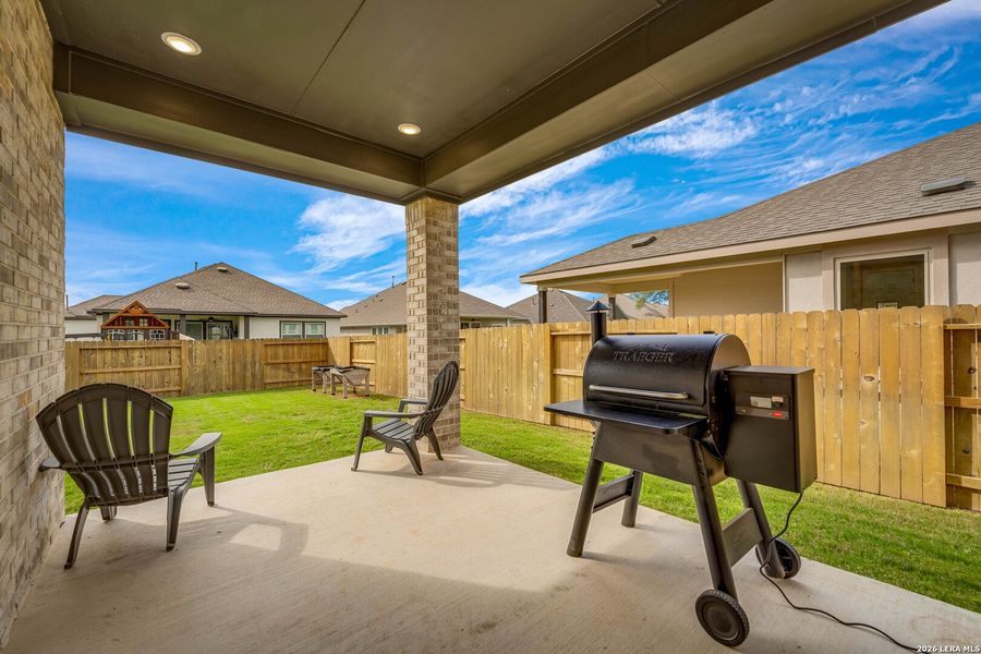 Exterior details and patio area of a home in Meyer Ranch, New Braunfels (Image 28).