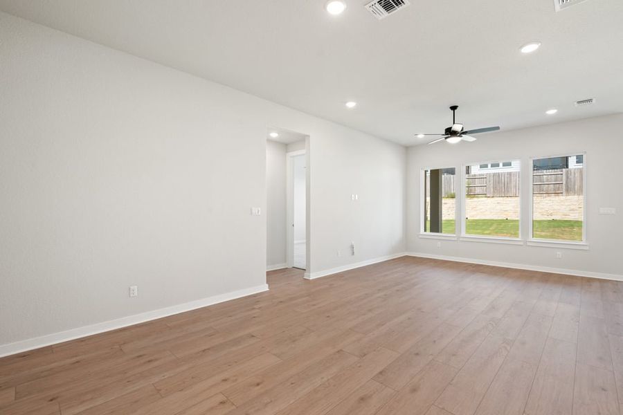 Spacious, unfurnished interior of a new home in Park Collection at Lariat, Liberty Hill (Image 20). Spacious, unfurnished interior of a new home in Park Collection at Lariat, Liberty Hill (Image 20).