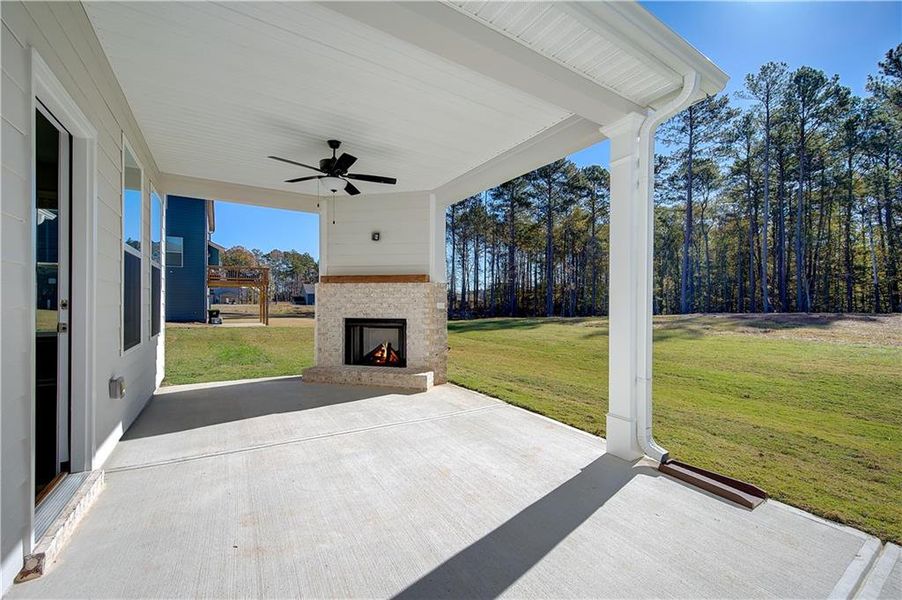 Exterior details and patio area of a home in Riverbend Overlook, Fayetteville (Image 4).