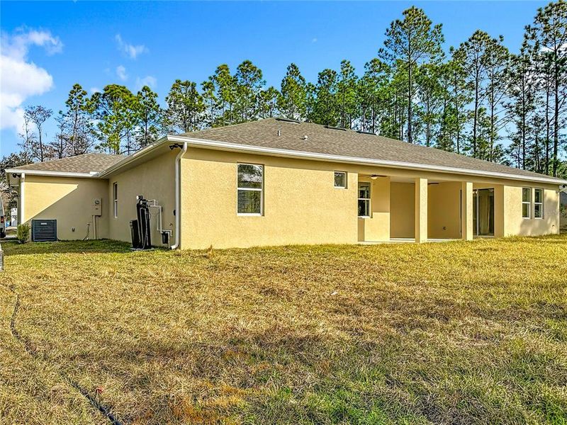 Exterior details and patio area of a home in , Orlando (Image 3).