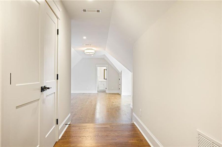 Spacious, unfurnished interior of a new home in The Reserve At Governors Towne Club, Acworth (Image 21).