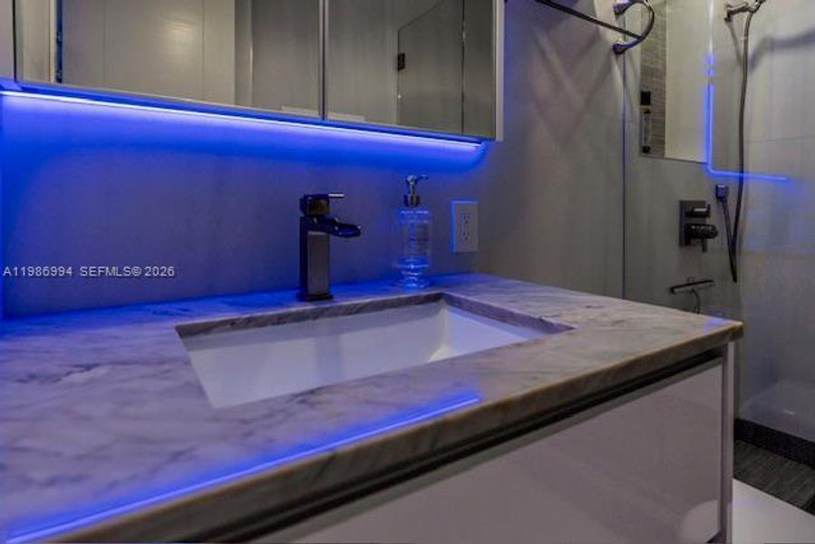 2-nd bathroom 2-nd bathroom