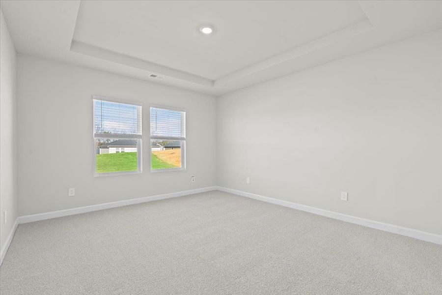 Spacious, unfurnished interior of a new home in Holland Park, Spartanburg (Image 15).
