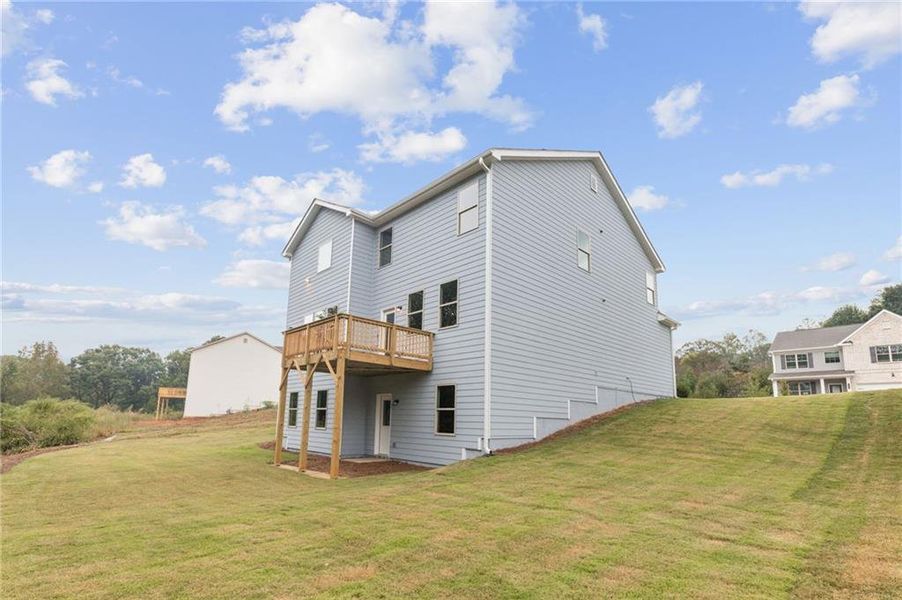 Exterior details and patio area of a home in Hellen Valley, Braselton (Image 28).