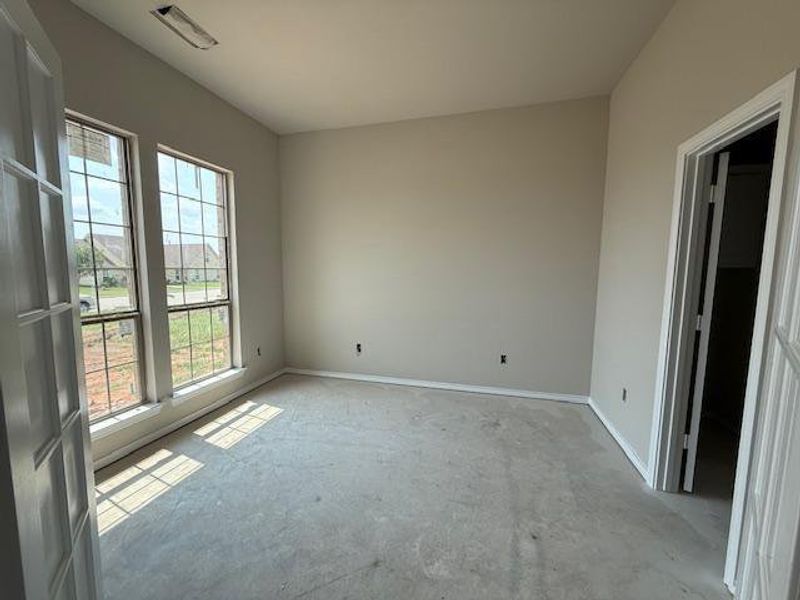 Spacious, unfurnished interior of a new home in , Muenster (Image 7).