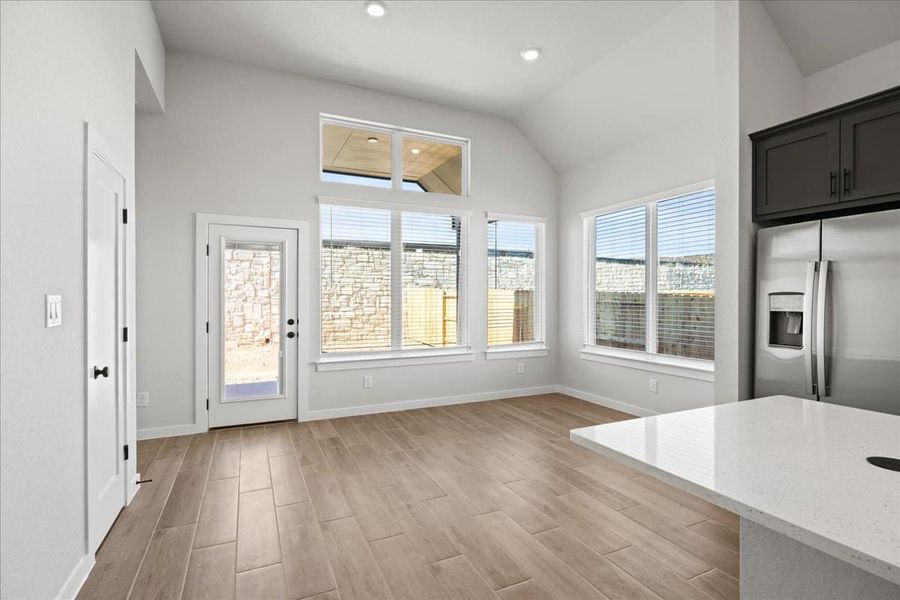 Spacious, unfurnished interior of a new home in Meyer Ranch, New Braunfels (Image 20).