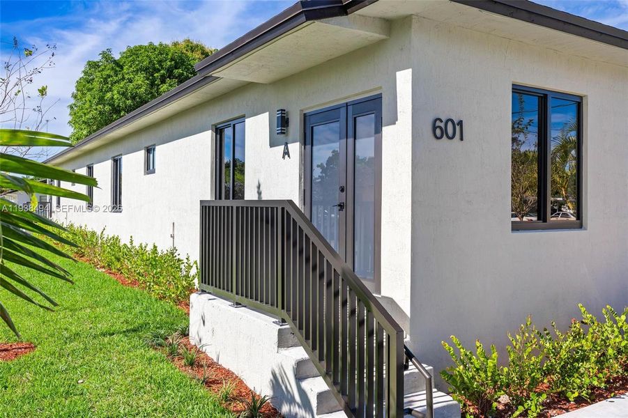 Exterior details and patio area of a home in , Hallandale Beach (Image 3).