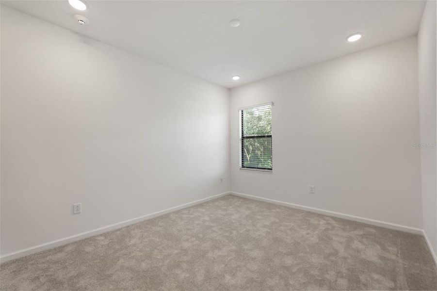 Spacious, unfurnished interior of a new home in , Orlando (Image 36).